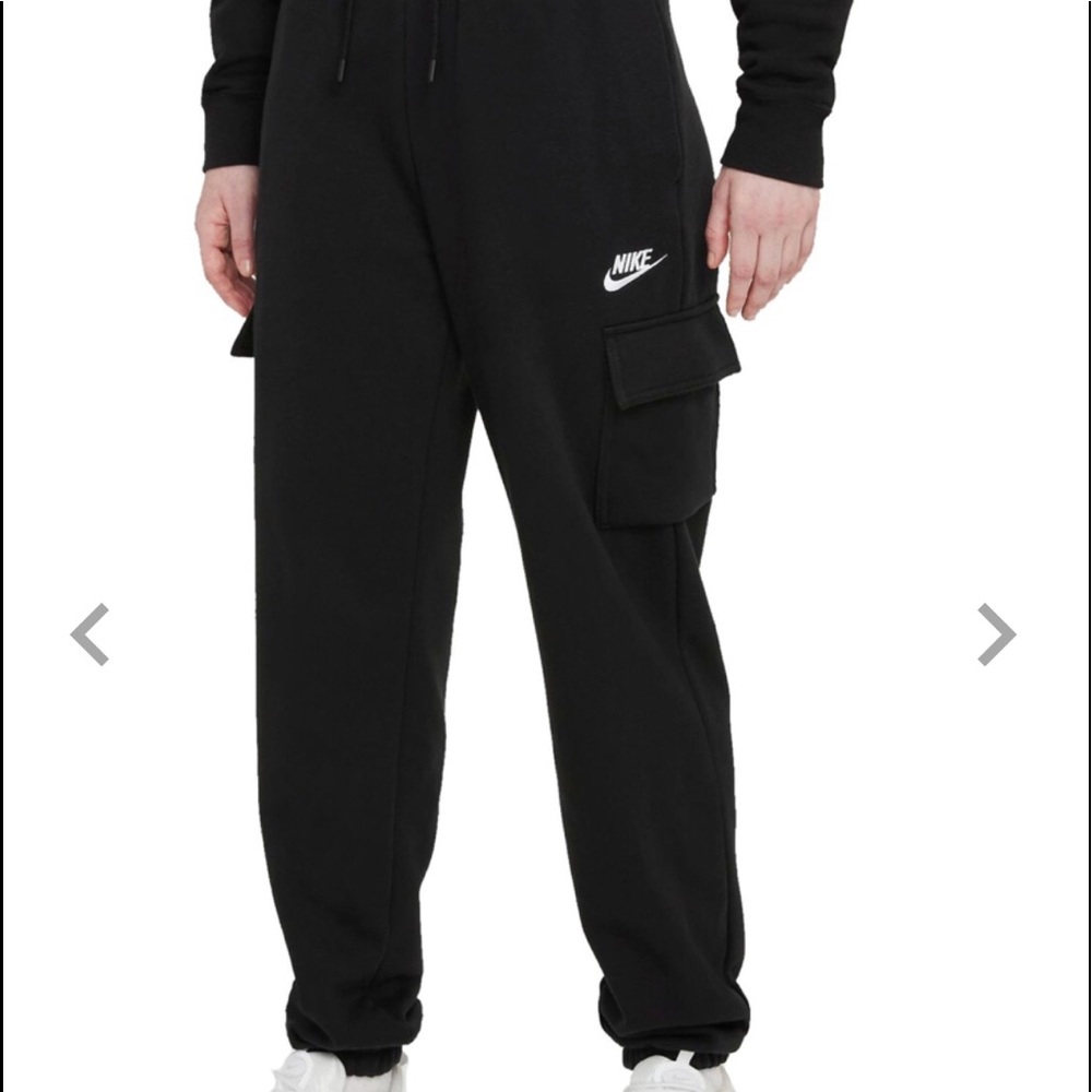 NIKE WOMENS LOOSE FIT SPORTSWEAR